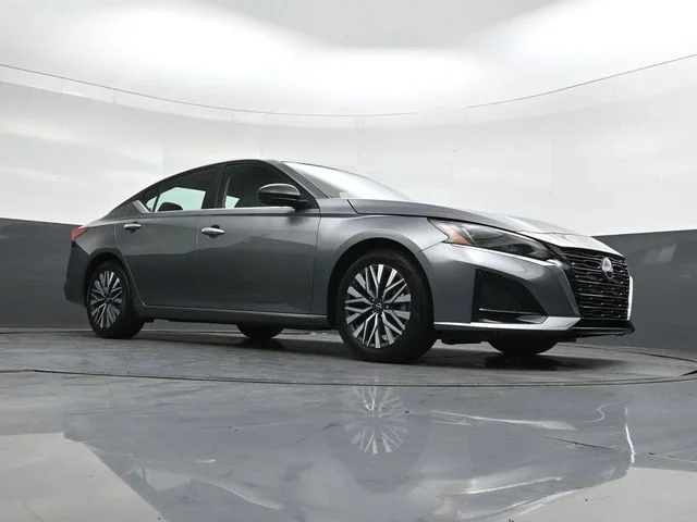 Used 2024 Gun Metallic Nissan 2.5 SV image 31