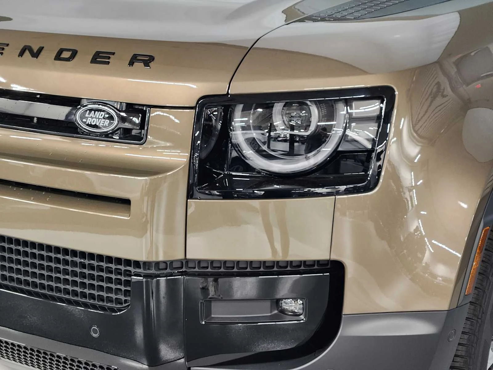 New 2026 Gondwana Stone Metallic Land Rover S image 23