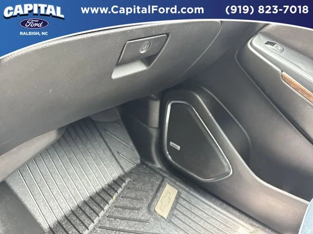 Used 2019 White Chevrolet LT image 28