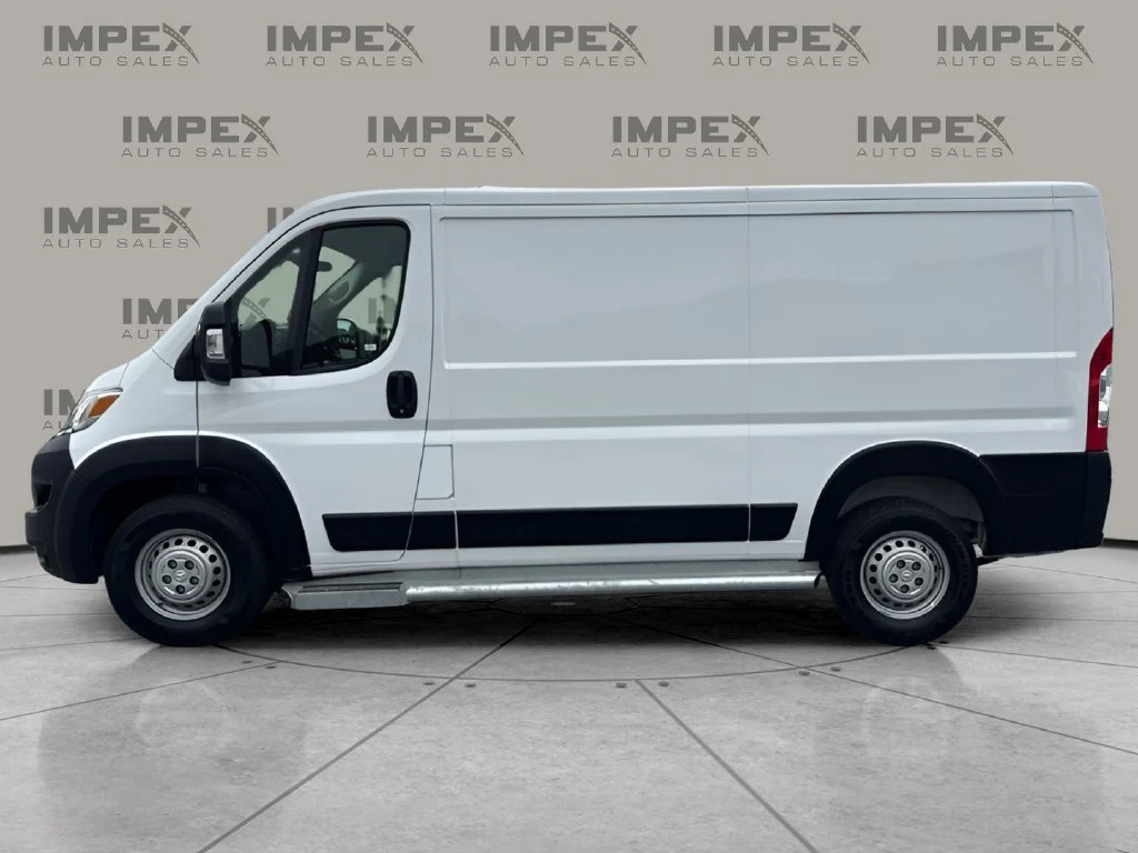 Used 2025 White Ram Base image 2