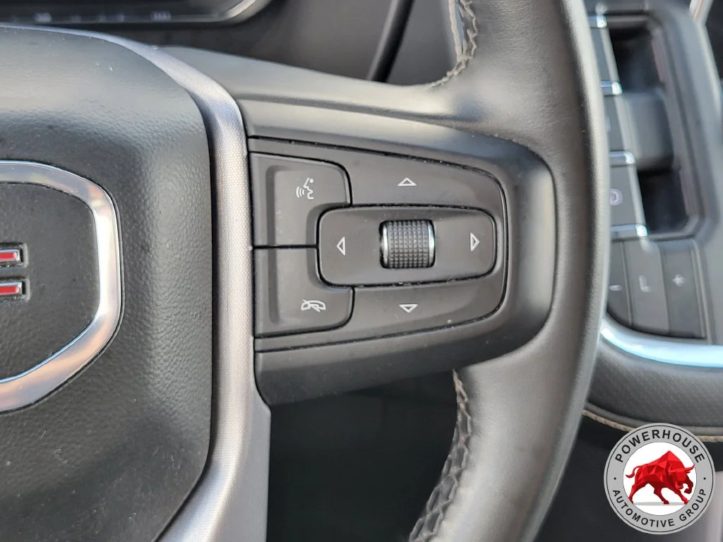 Used 2024 White GMC SLT image 30