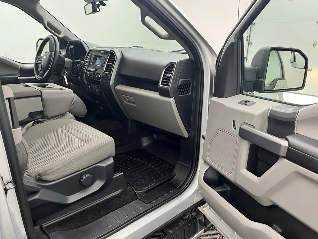 Used 2015  Ford XLT image 30
