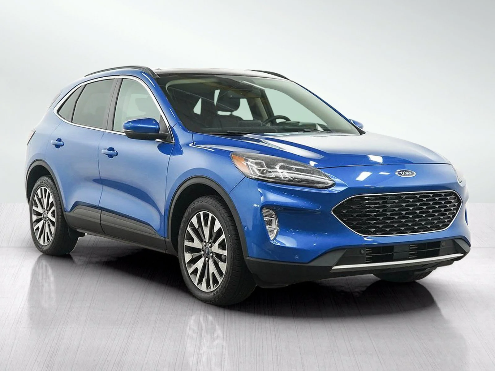 Used 2020 Blue Ford Titanium image 7