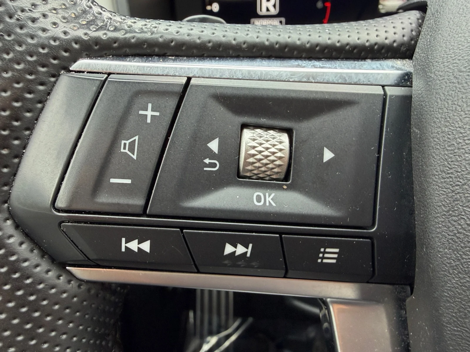 Used 2025 Black Mitsubishi SEL image 24