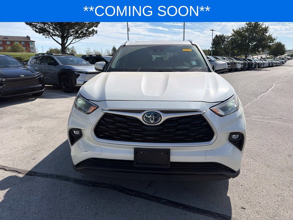 Used 2021 White Toyota XLE image 2