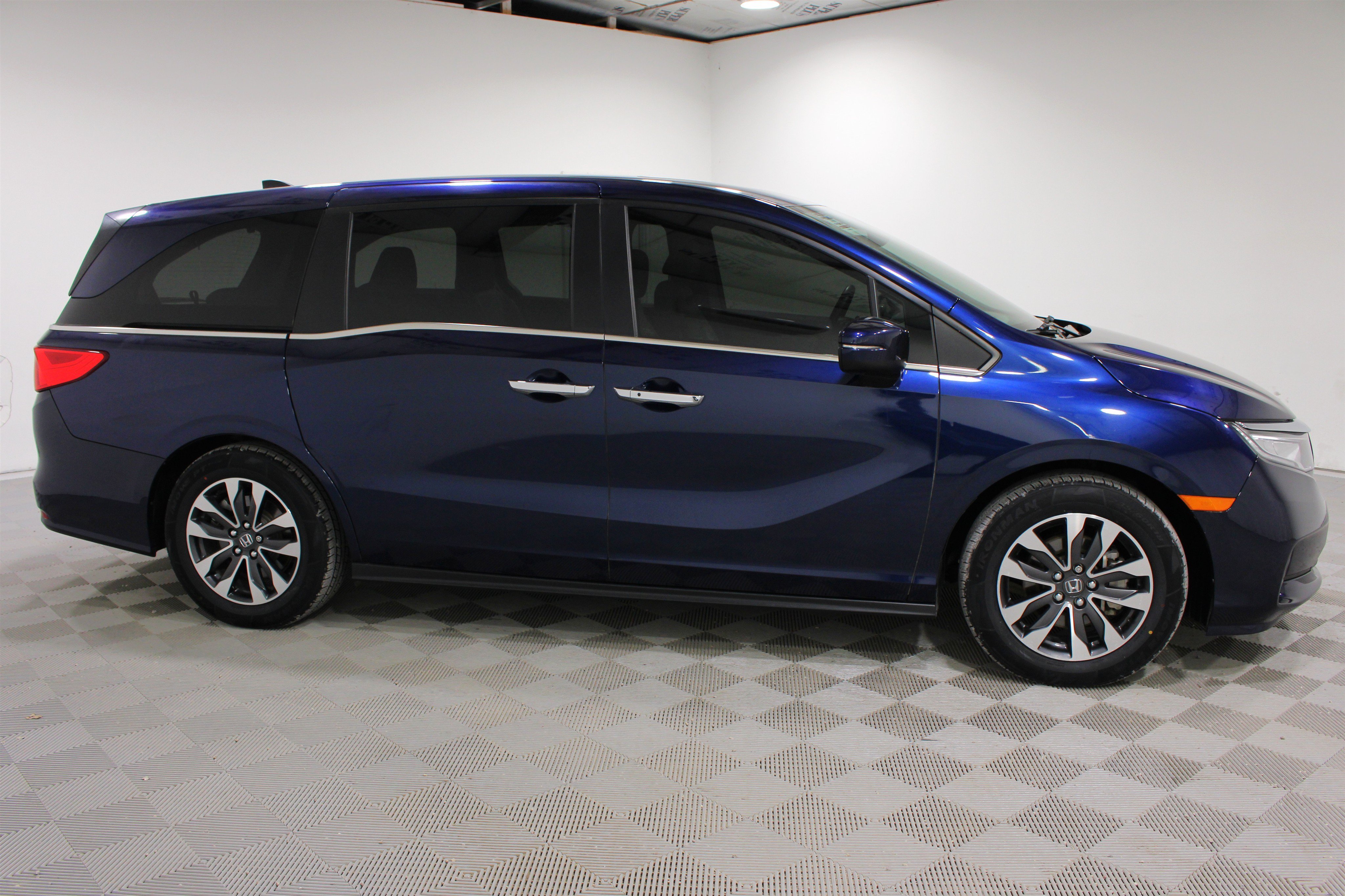 Used 2024 Blue Honda EX-L image 29