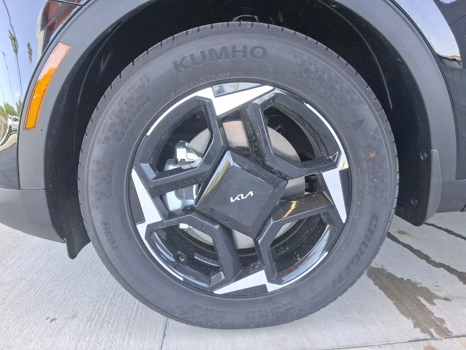 New 2026 Black Kia EX image 29