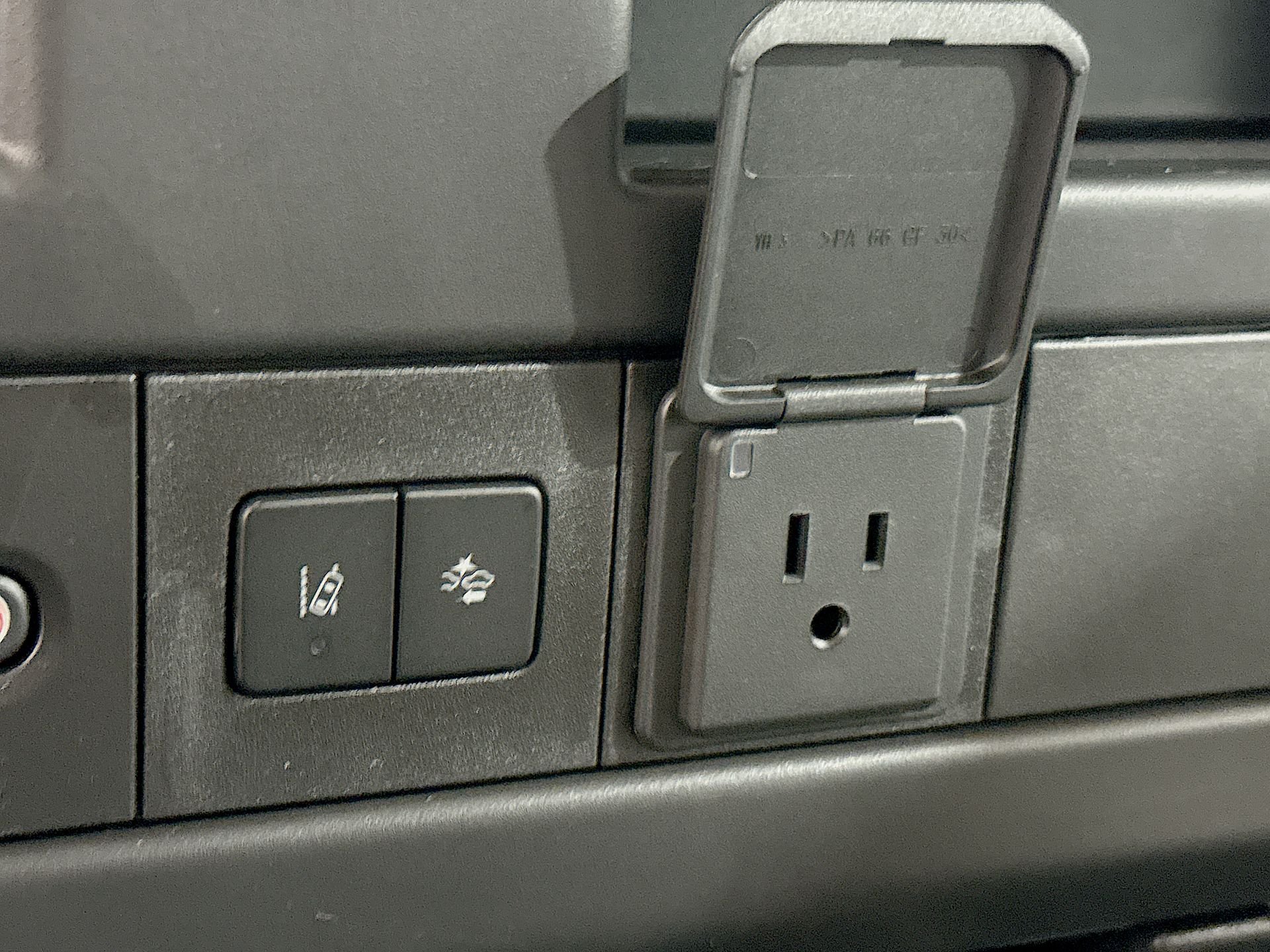 2025 GMC Savana Cargo Work Van - Photo 30