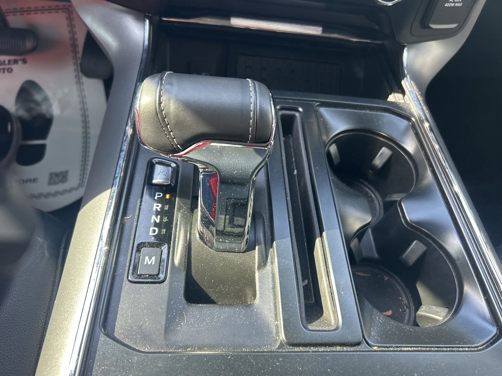 Used 2023  Ford Lariat image 19