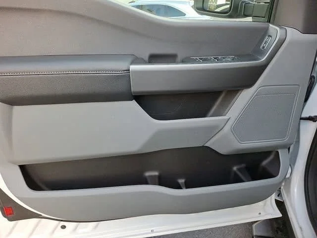 New 2026 Oxford White Ford XL image 8