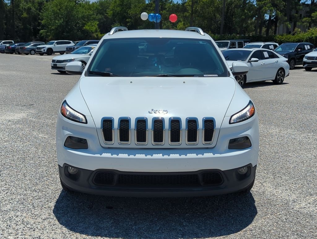Used 2017 White Jeep Latitude image 10