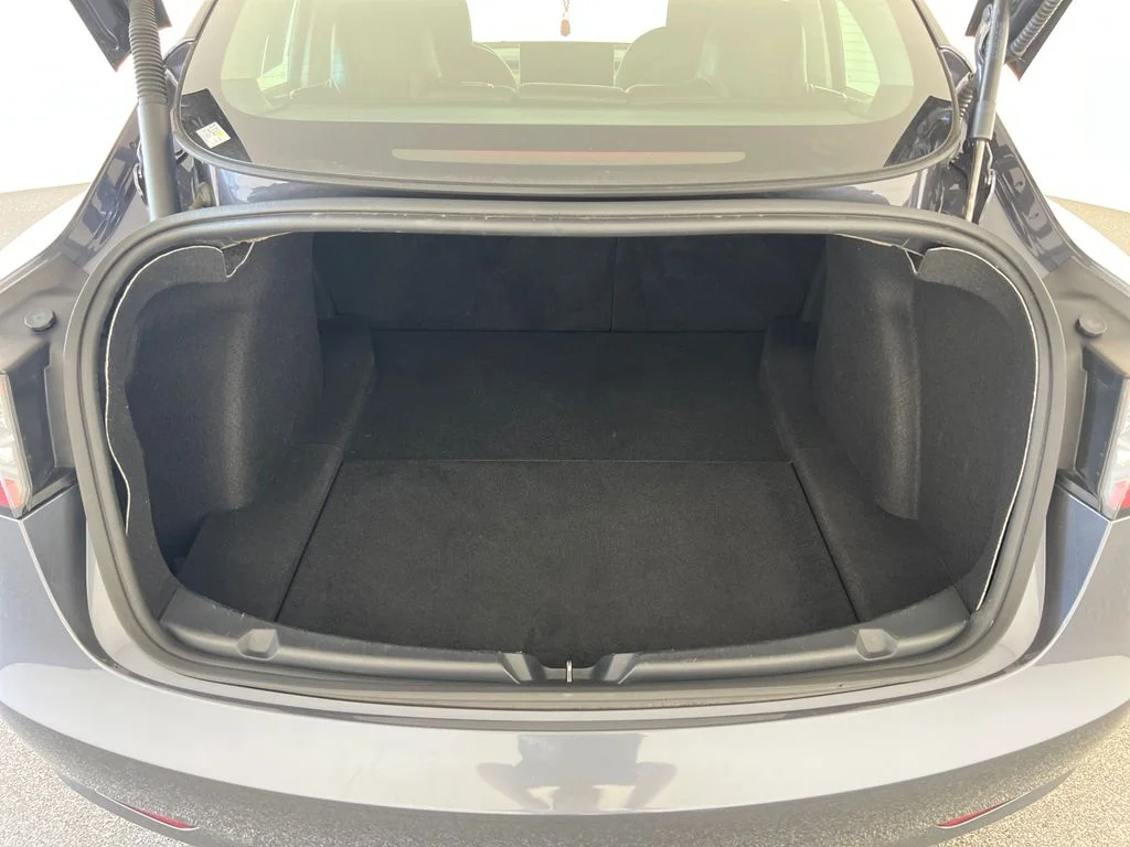Used 2023  Tesla Base image 24
