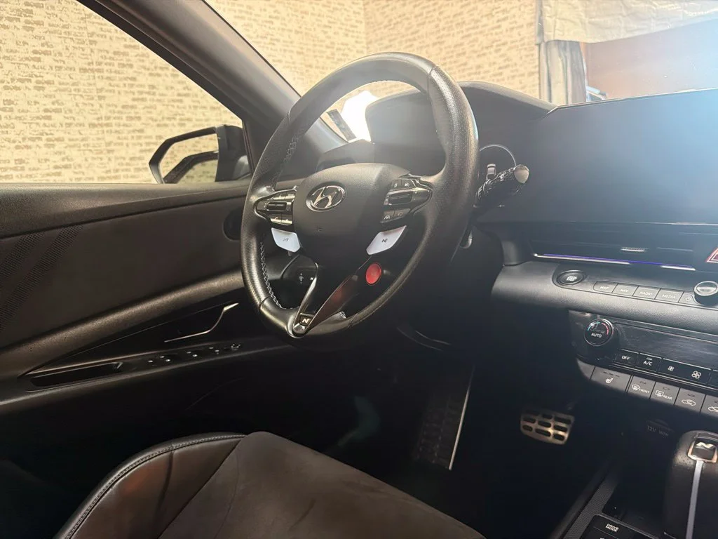 Used 2023 Phantom Black Hyundai Base image 17