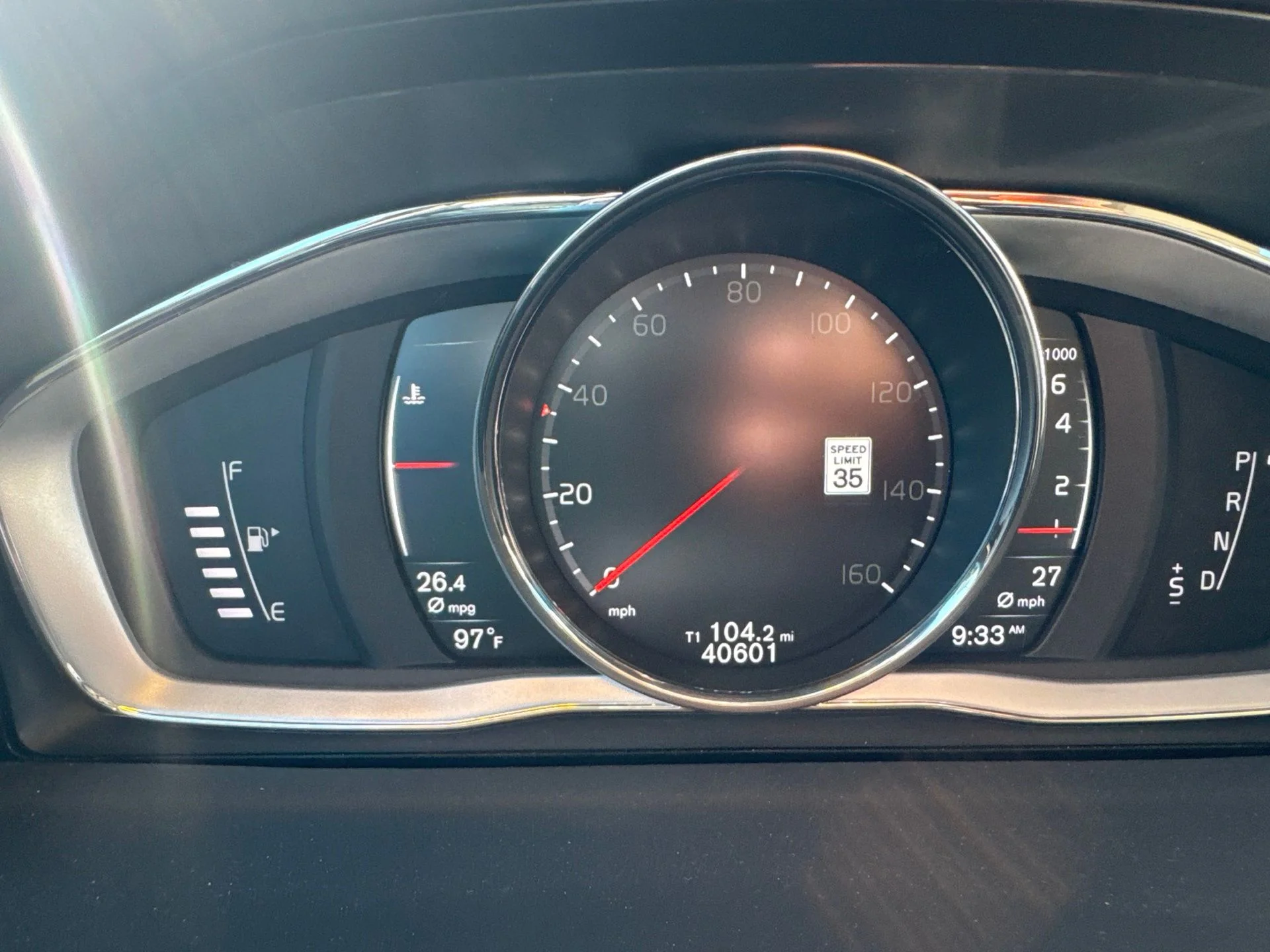 Used 2018 Gray Volvo T5 Dynamic image 10