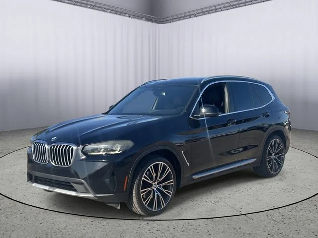 Used 2022 Jet Black BMW sDrive30i image 2