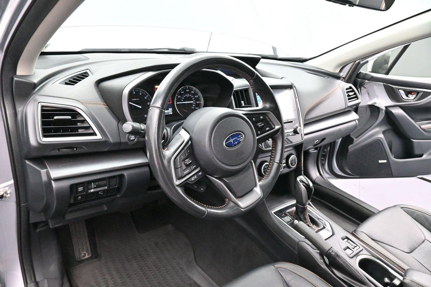 Used 2018 Ice Silver Metallic Subaru Limited image 15