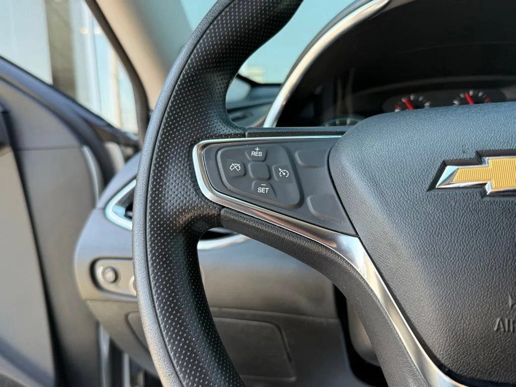 Used 2021 SILVER ICE METALLIC Chevrolet LT image 14