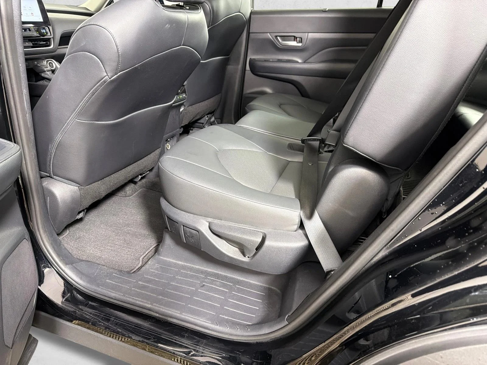 Used 2024 Gray Toyota XLE image 22