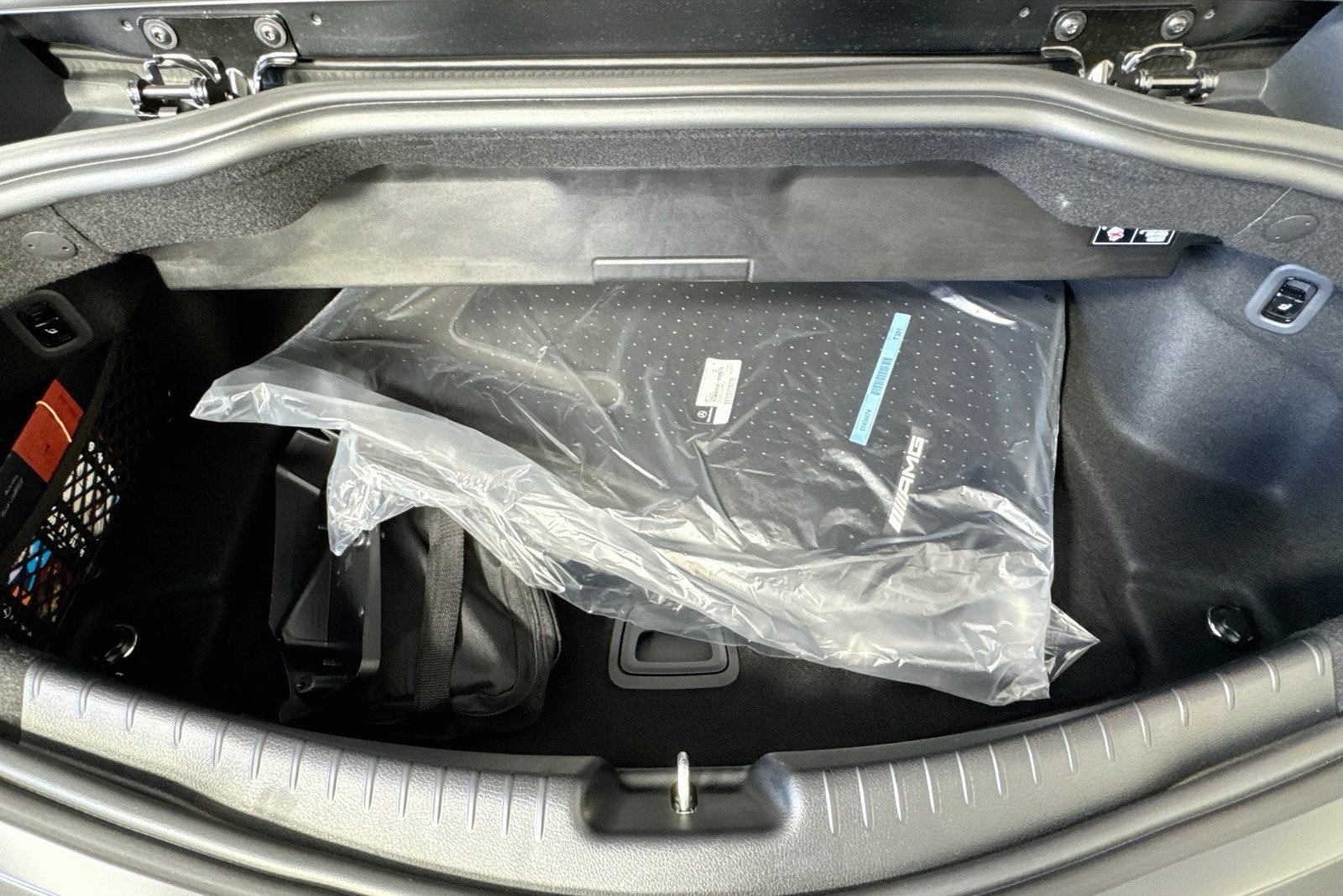 New 2027 MANUFAKTUR exclusive graphite grey magno Mercedes-Benz AMG® CLE 53 image 23