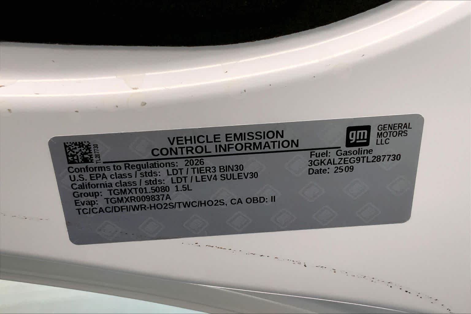 Used 2026 Glacier White Tricoat GMC AWD Denali image 33