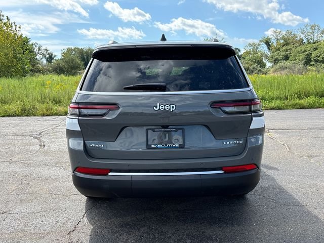 New 2027 Sting-Gray Clearcoat Jeep Limited image 3