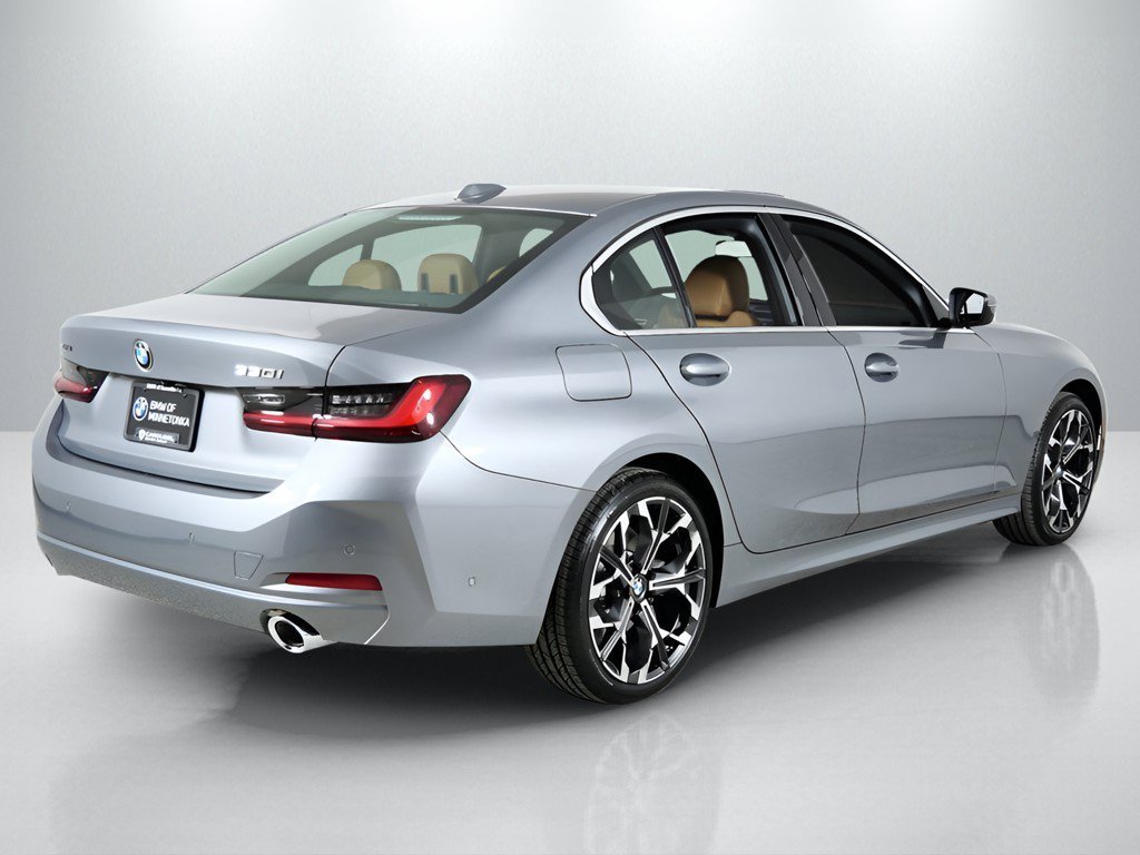 Used 2026 Skyscraper Grey Metallic BMW 330i xDrive image 10