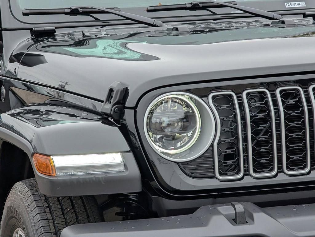 2026 Jeep Wrangler 4-Door Sahara - Photo 9