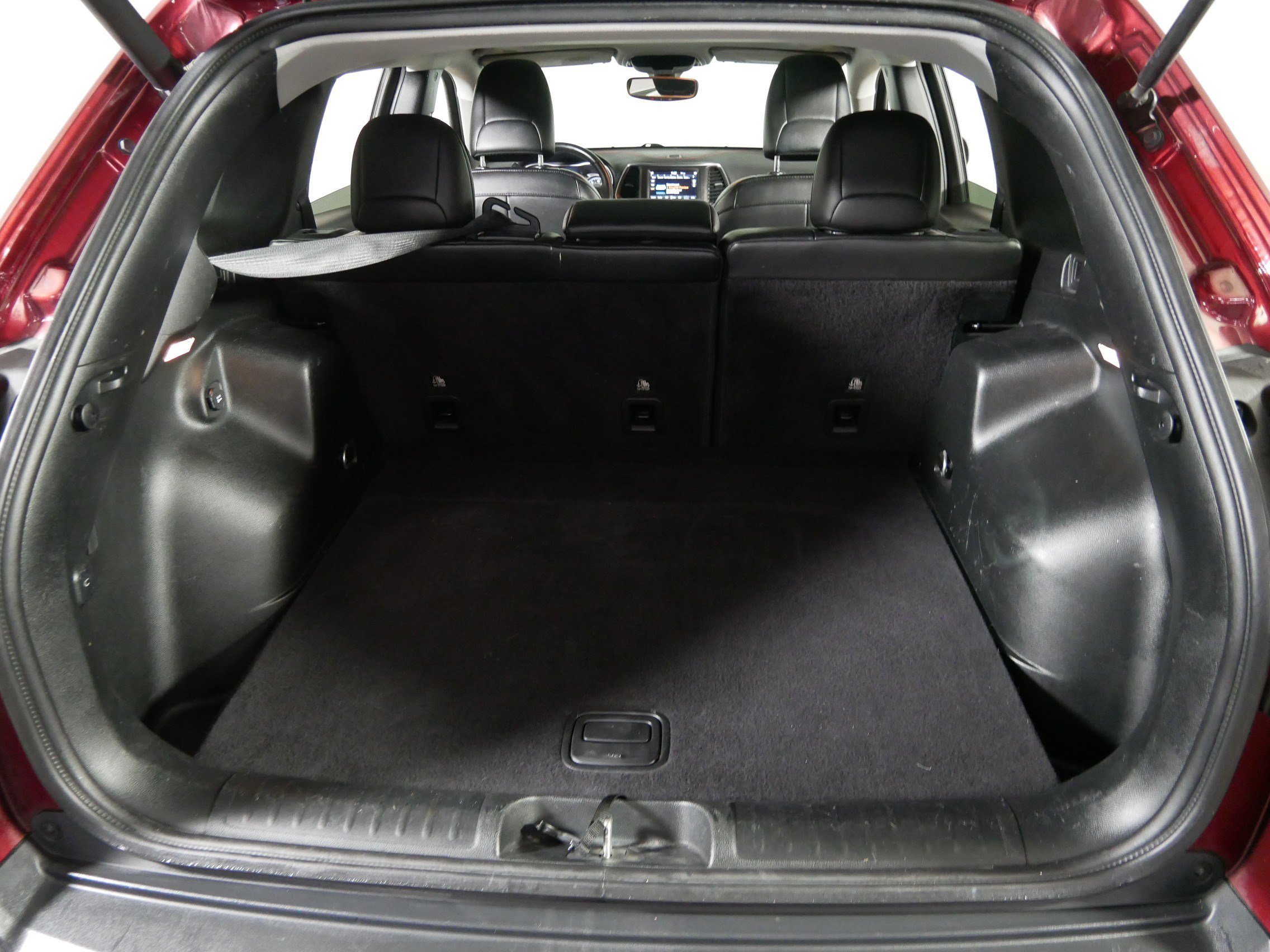 Used 2019 Velvet Red Pearlcoat Jeep Trailhawk image 18