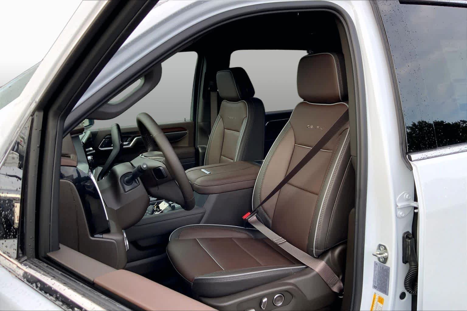New 2026 Glacier White Tricoat GMC Denali image 9