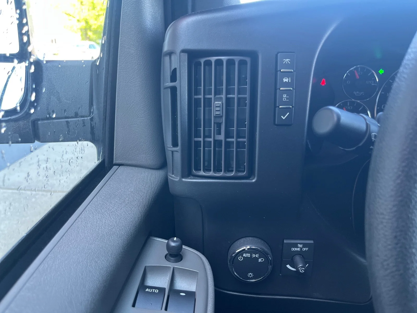 Used 2024 Summit White Chevrolet LT 3500 image 24