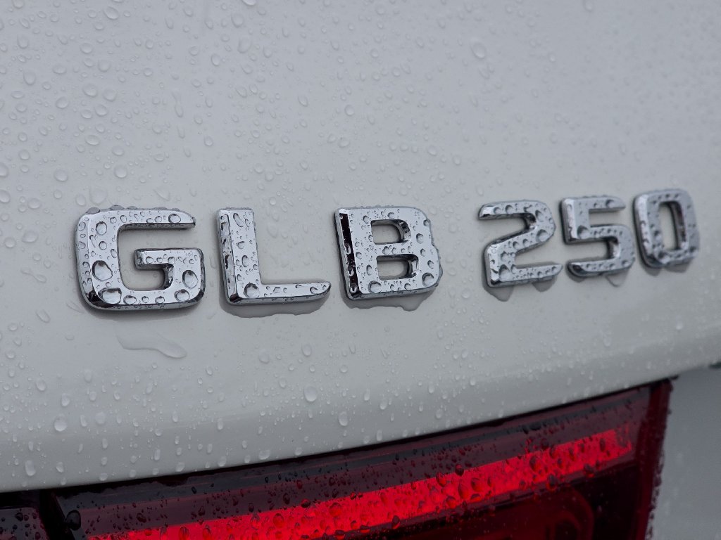 Certified Used 2023  Mercedes-Benz GLB 250 image 15