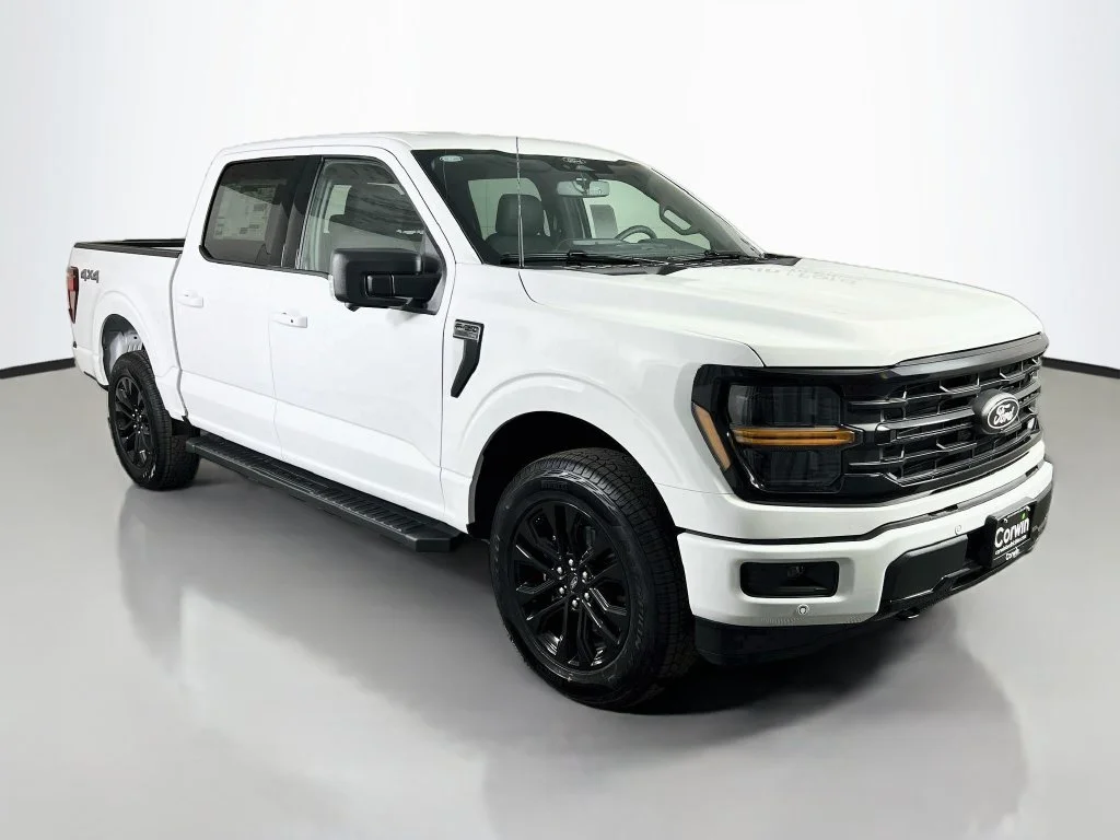 New 2026 Oxford White Ford XLT image 1
