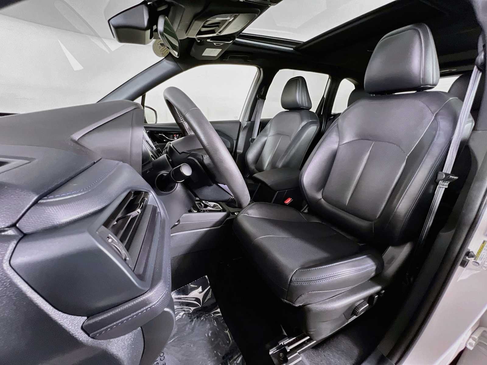 Used 2025 Crystal White Pearl Subaru Limited image 22