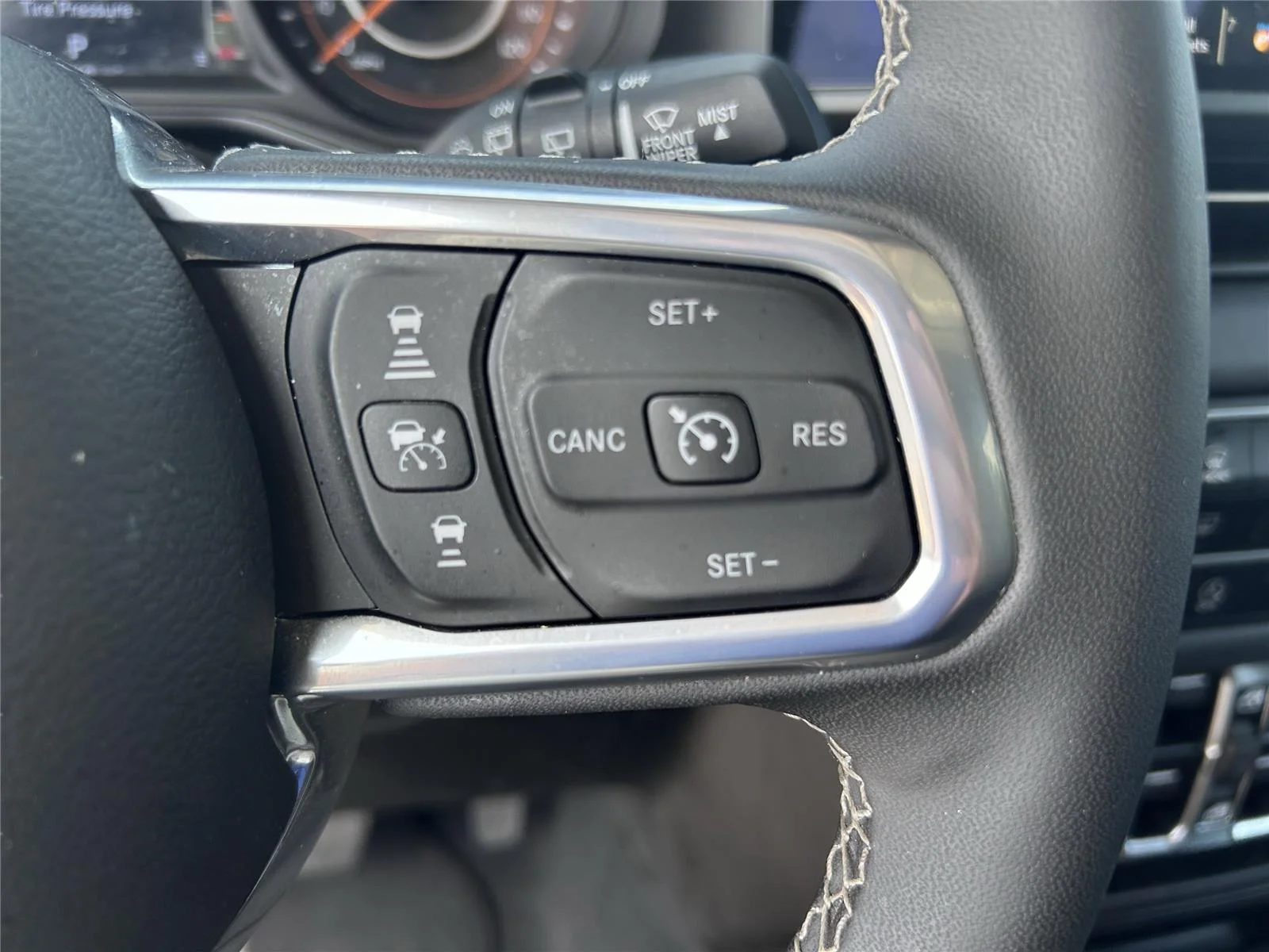 Used 2025 Bright White Clearcoat Jeep Sahara image 29