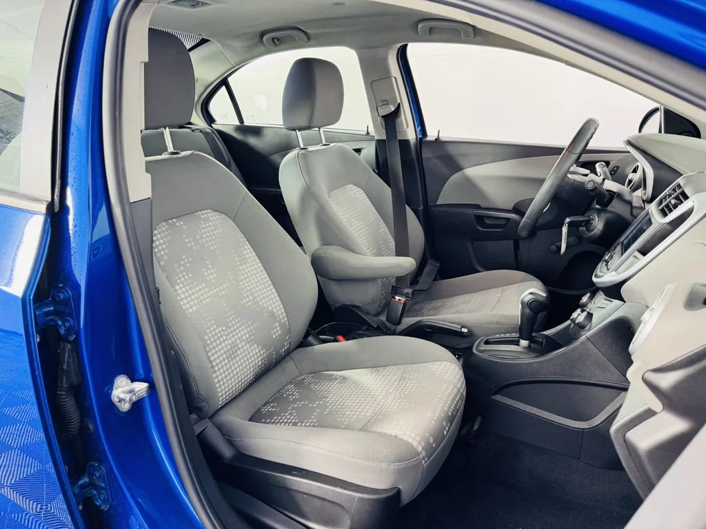 Used 2018 Blue Chevrolet LS image 25