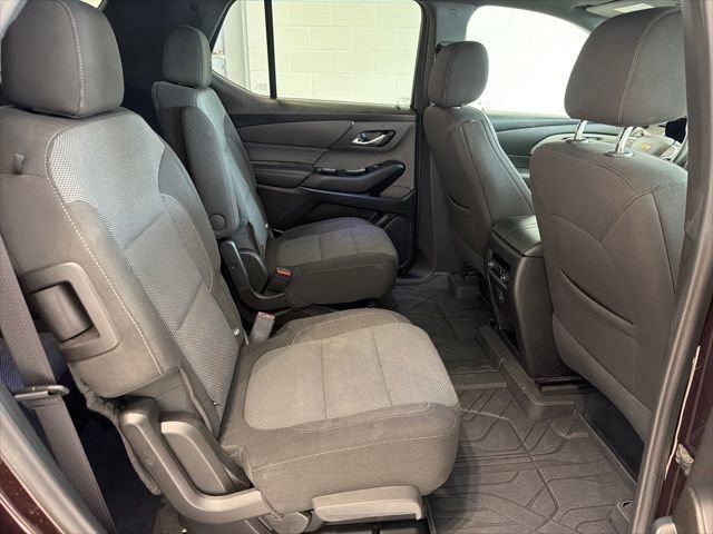 2023 Chevrolet Traverse 1LT - Photo 12