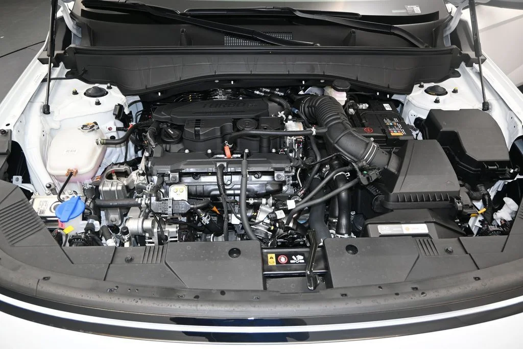 Used 2026 White Hyundai Limited image 28