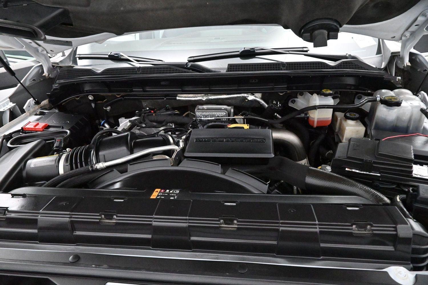 Used 2022 White Frost Tricoat GMC Denali image 15
