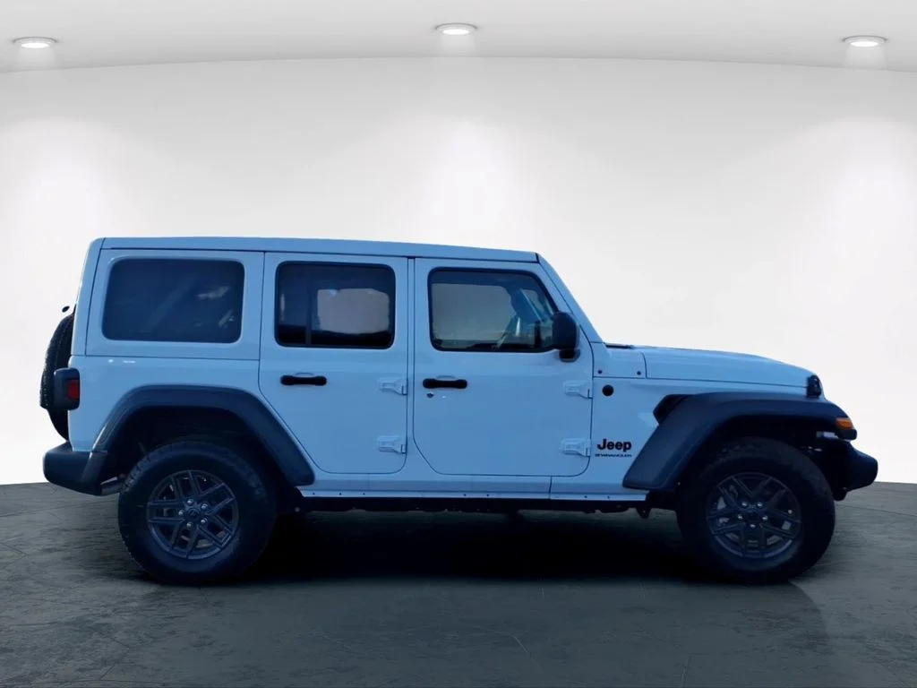 Used 2025 White Jeep Sport S image 7