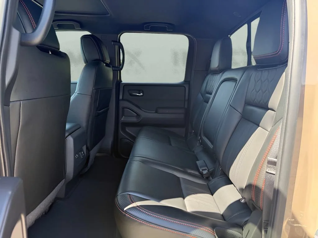 Used 2023  Nissan PRO-4X image 31
