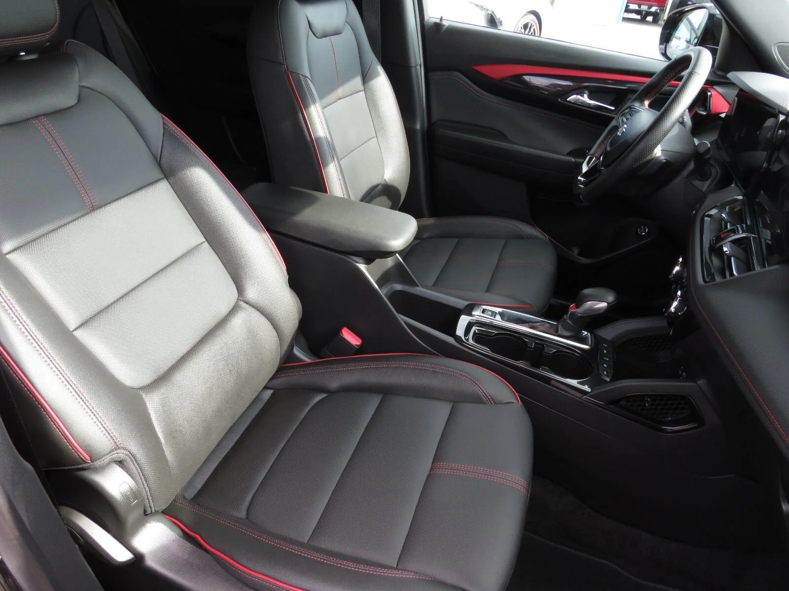 Used 2025 Mosaic Black Metallic Chevrolet RS image 19
