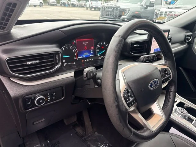 Used 2023 Green Ford XLT image 11