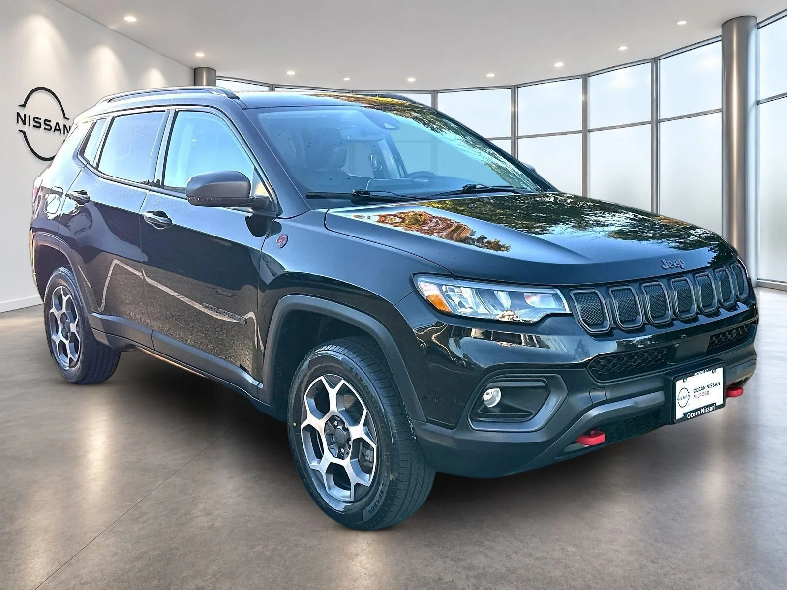 Used 2022 Diamond Black Jeep Trailhawk image 3