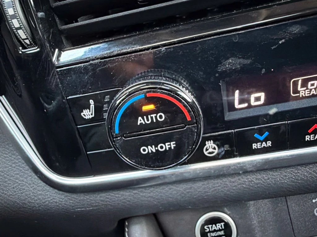 Used 2023 Boulder Gray Pearl Nissan SL image 20