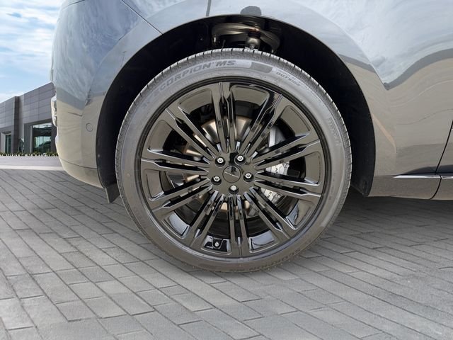 New 2026 Carpathian Grey Land Rover SE image 9