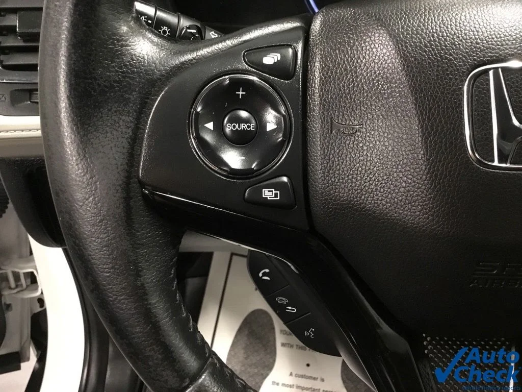 Used 2021 White Honda EX-L image 42