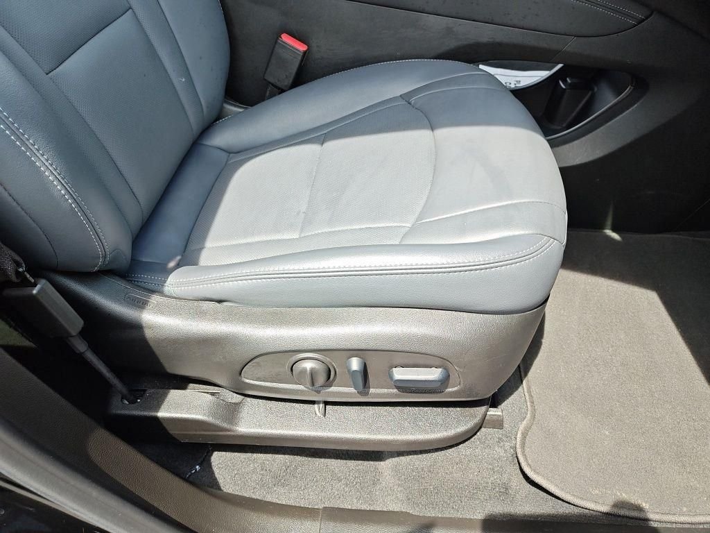 Used 2024 Black Buick Essence image 40