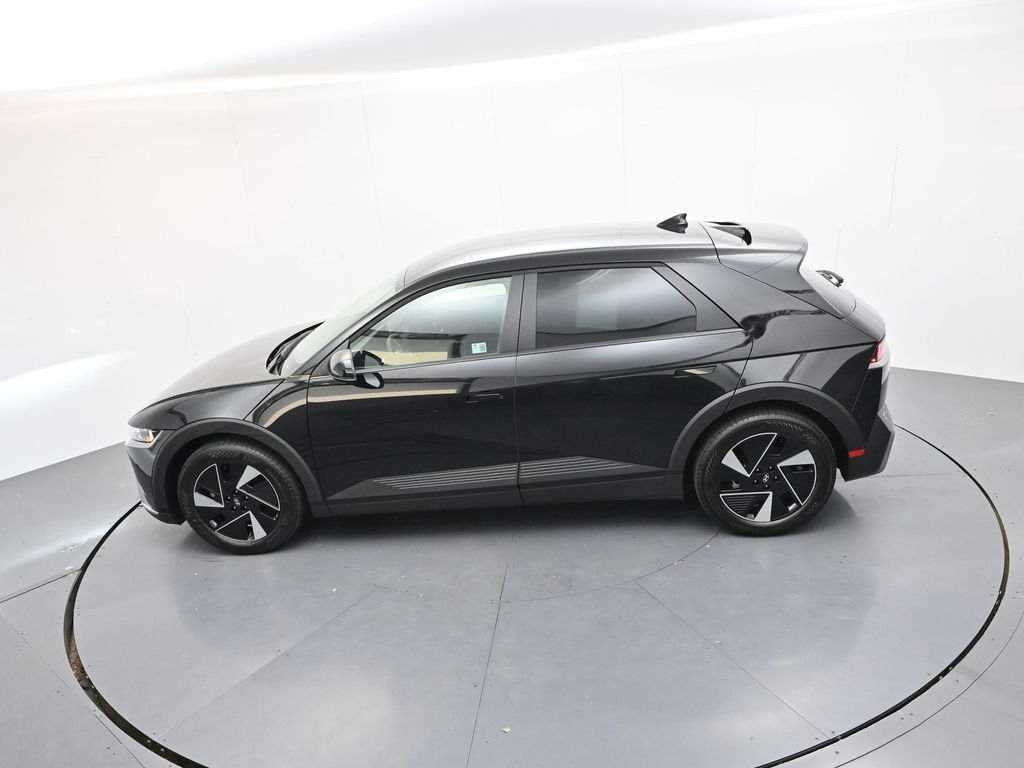 Used 2026 Abyss Black Hyundai SEL image 24