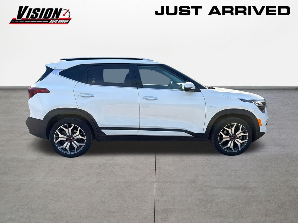 Used 2022 White Kia SX image 4
