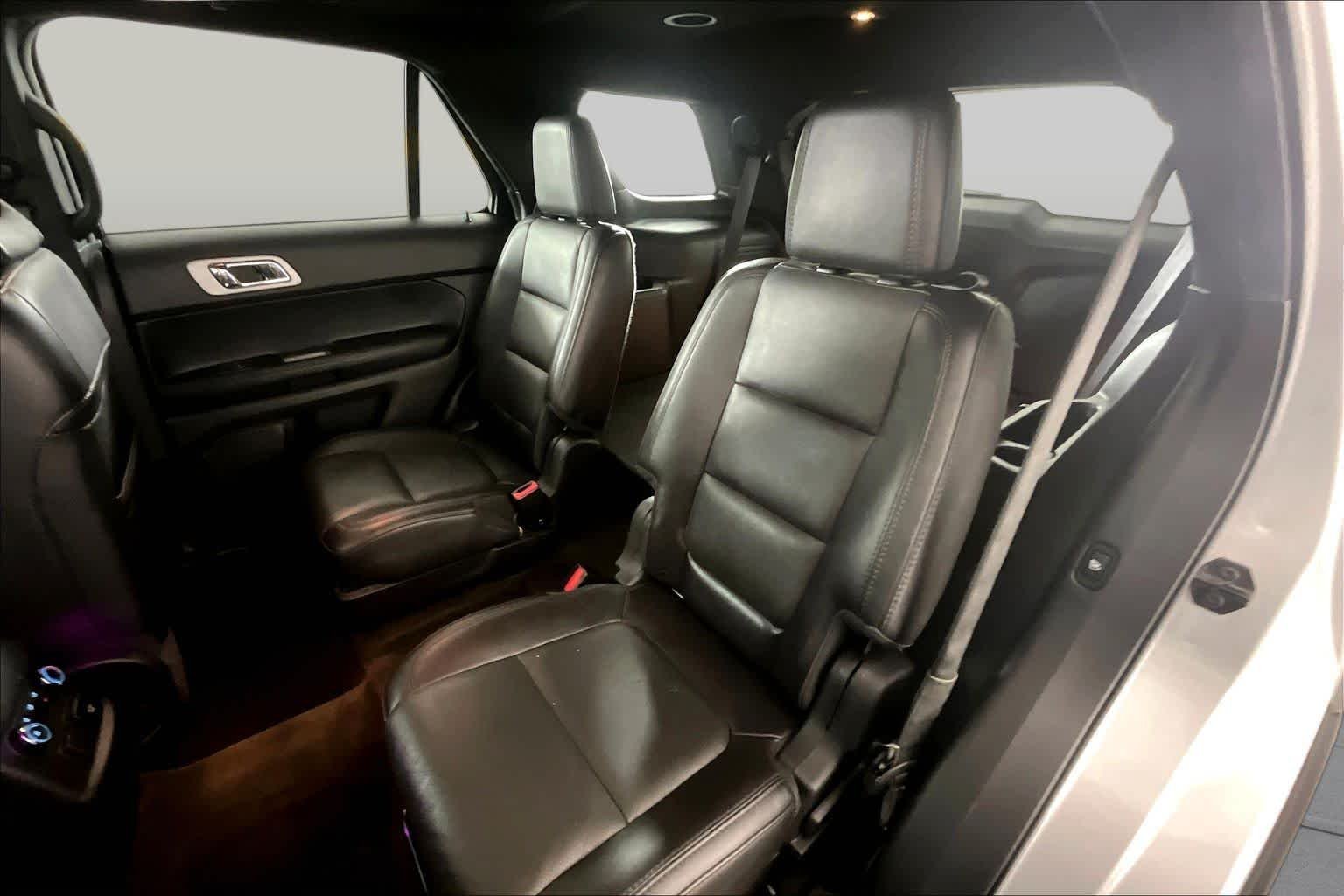 Used 2014 Ingot Silver Metallic Ford Limited image 19